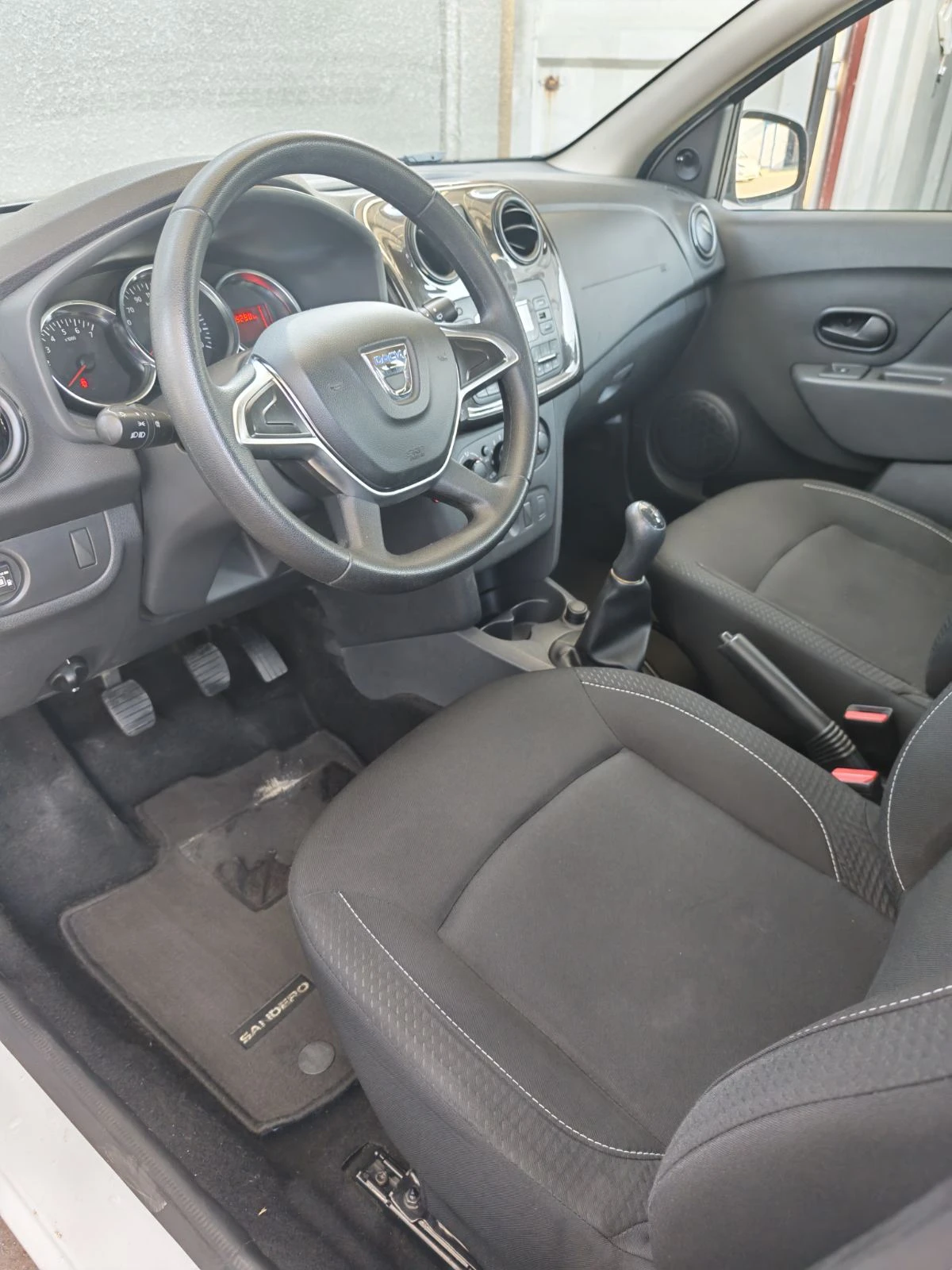 Dacia Sandero 1.0 SCe 73 кс. LPG, снимка 9 - Автомобили и джипове - 55684028