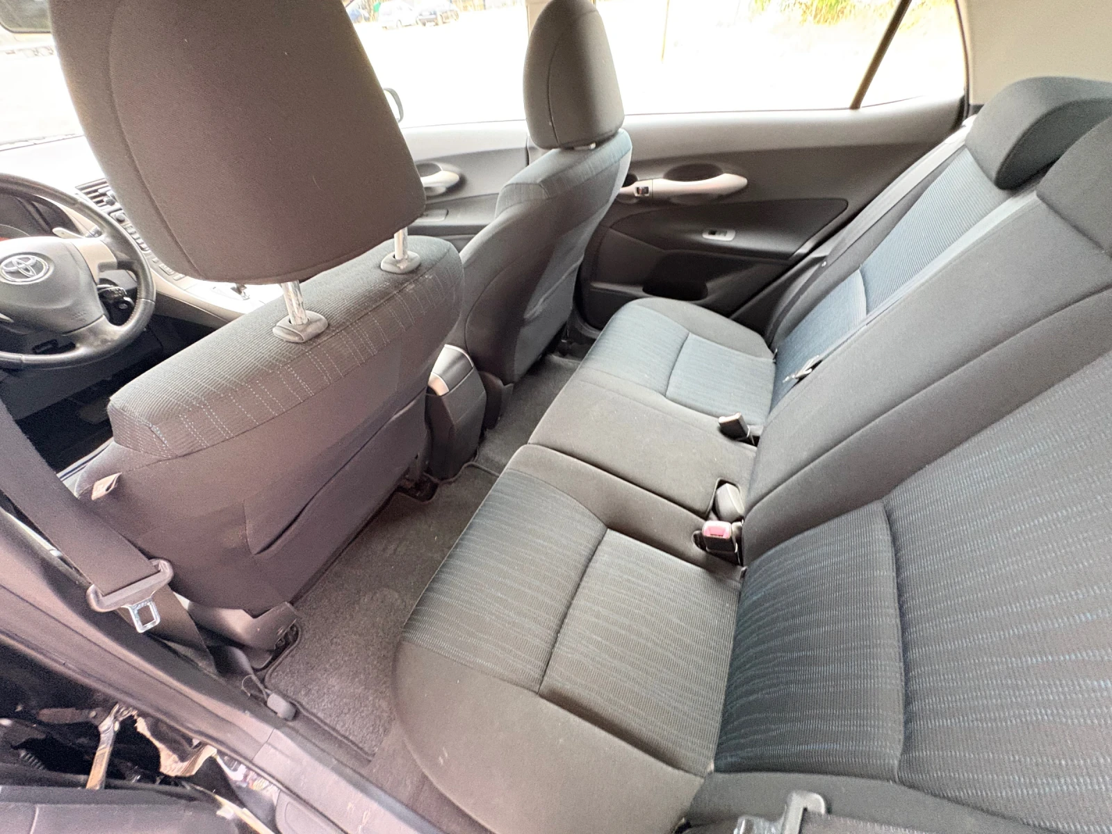 Toyota Auris Avtomatic 1.6 i 124 ps Сервизна История, снимка 17 - Автомобили и джипове - 56041367
