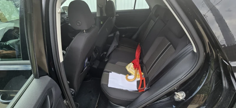 VW T-Roc, снимка 6 - Автомобили и джипове - 52569533