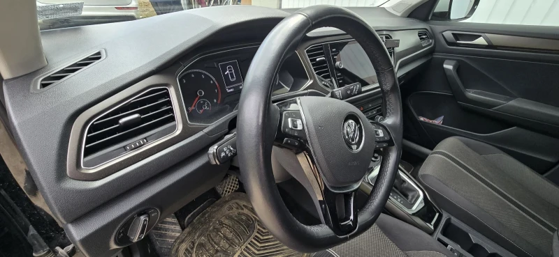 VW T-Roc, снимка 9 - Автомобили и джипове - 52569533
