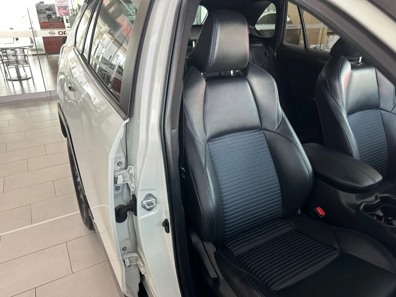 Toyota Rav4 Style* 4x4, снимка 10 - Автомобили и джипове - 52488887