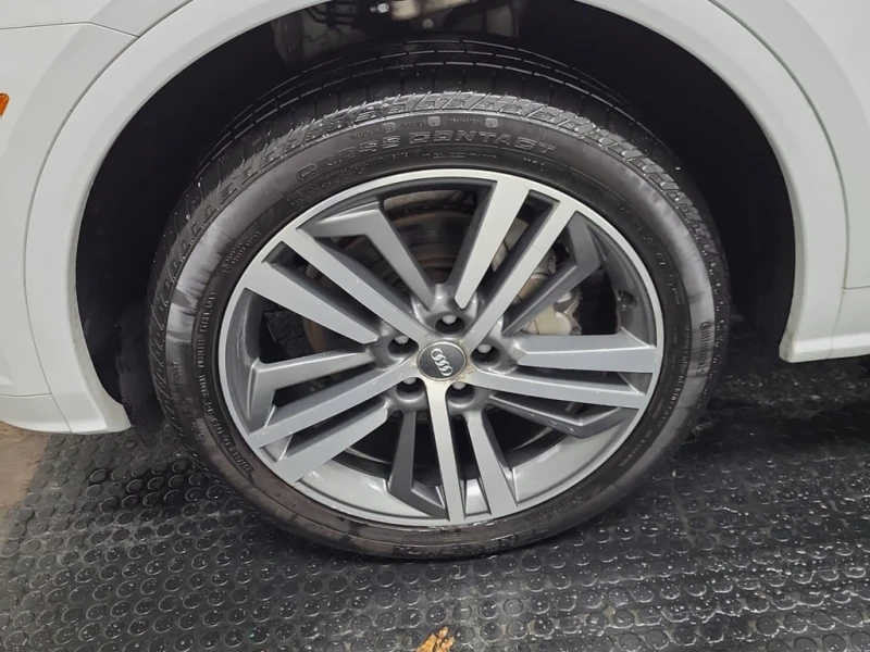 Audi Q5 * TECHNIK* CARFAX * БЕЗ ПЪРВОНАЧАЛНА ВНОСКА, снимка 8 - Автомобили и джипове - 53043362