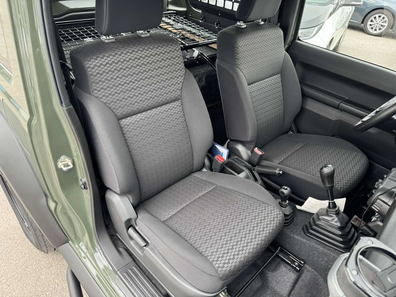Suzuki Jimny 1.5 - изображение 9