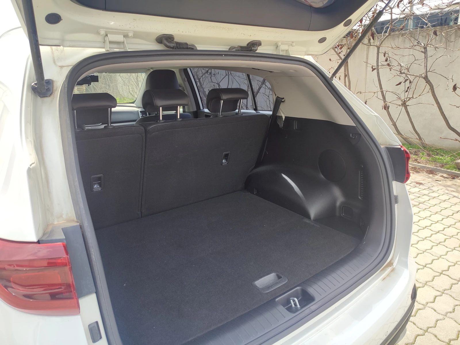 Kia Sportage 1.6 CRDI, снимка 8 - Автомобили и джипове - 53998422