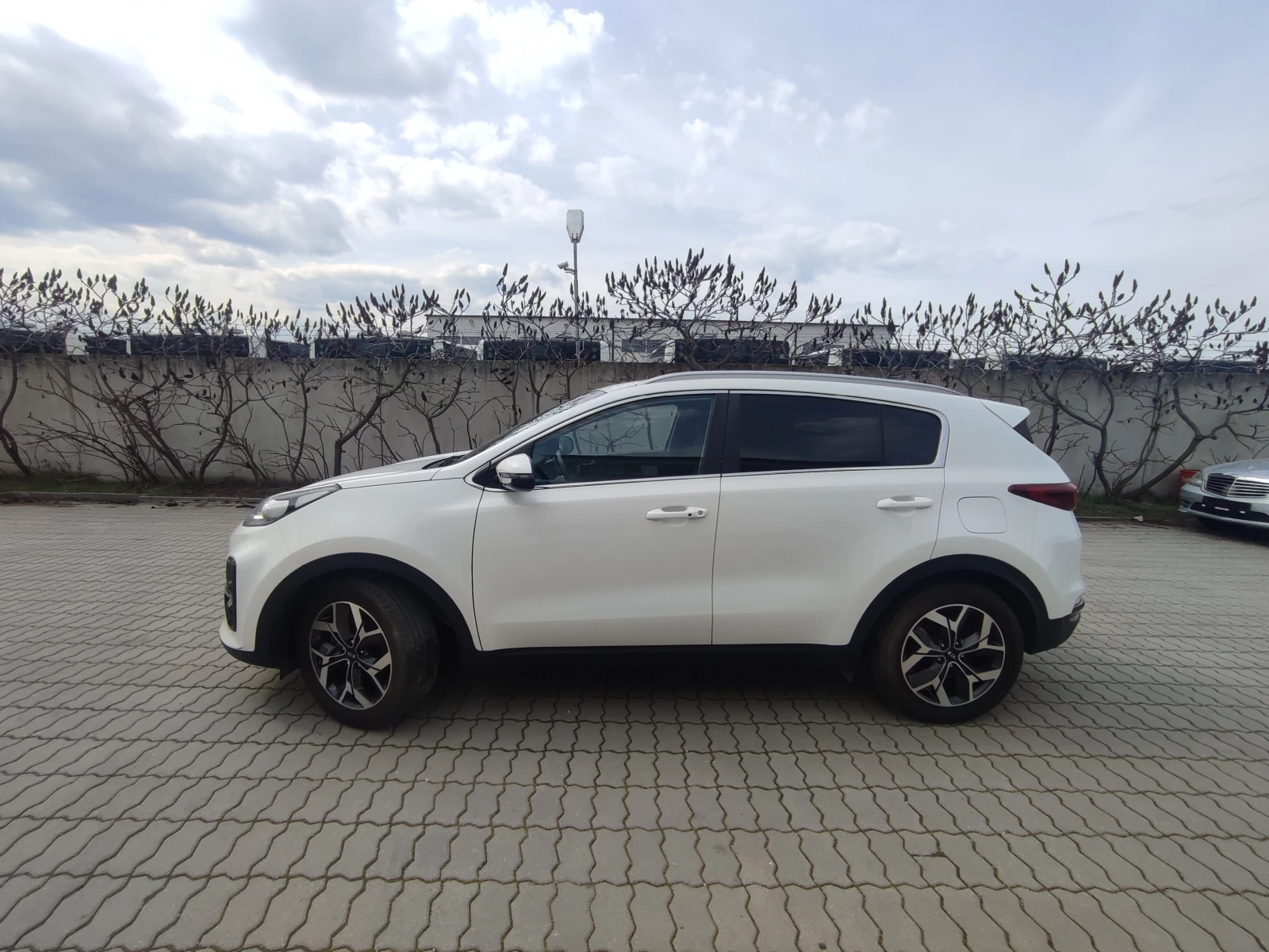 Kia Sportage 1.6 CRDI, снимка 3 - Автомобили и джипове - 53998422