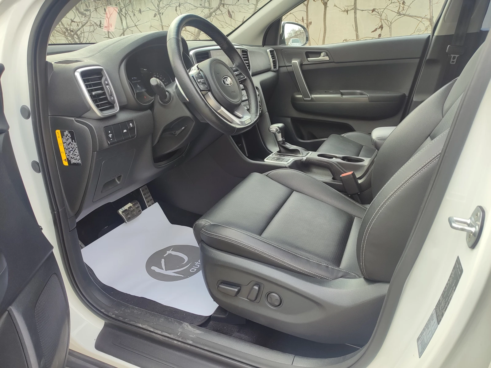 Kia Sportage 1.6 CRDI, снимка 14 - Автомобили и джипове - 53998422
