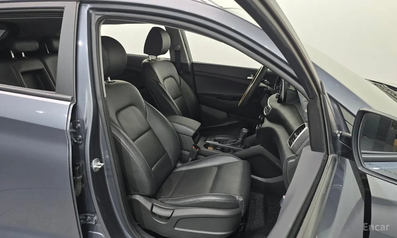Hyundai Tucson TURBO, снимка 17 - Автомобили и джипове - 54735229