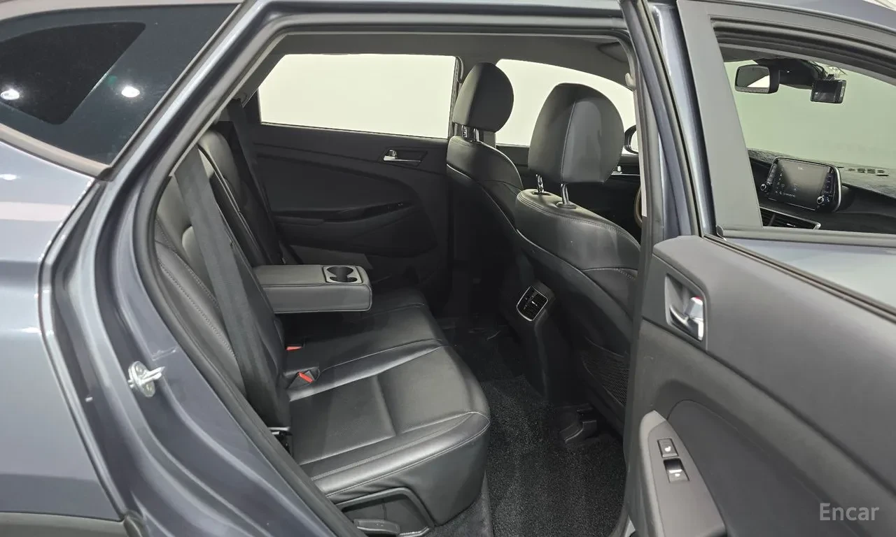 Hyundai Tucson TURBO, снимка 11 - Автомобили и джипове - 54735229