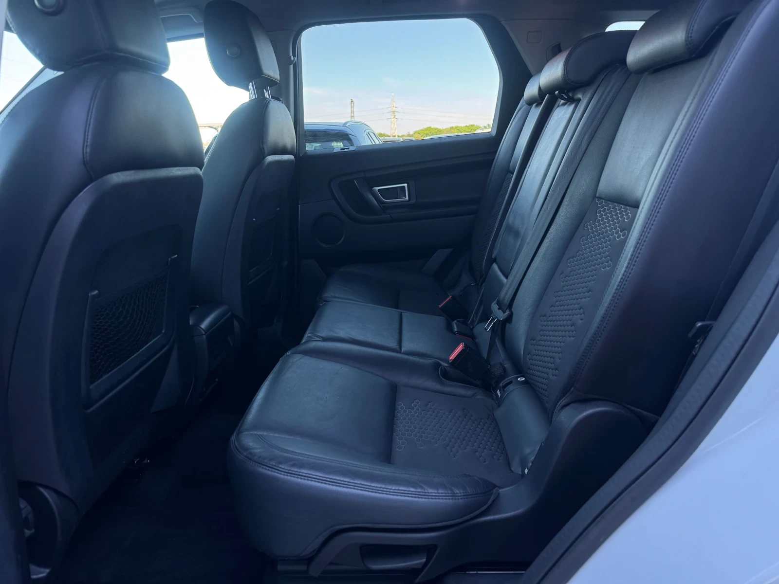 Land Rover Discovery Sport 2.0D 6+ 1, снимка 10 - Автомобили и джипове - 54750617