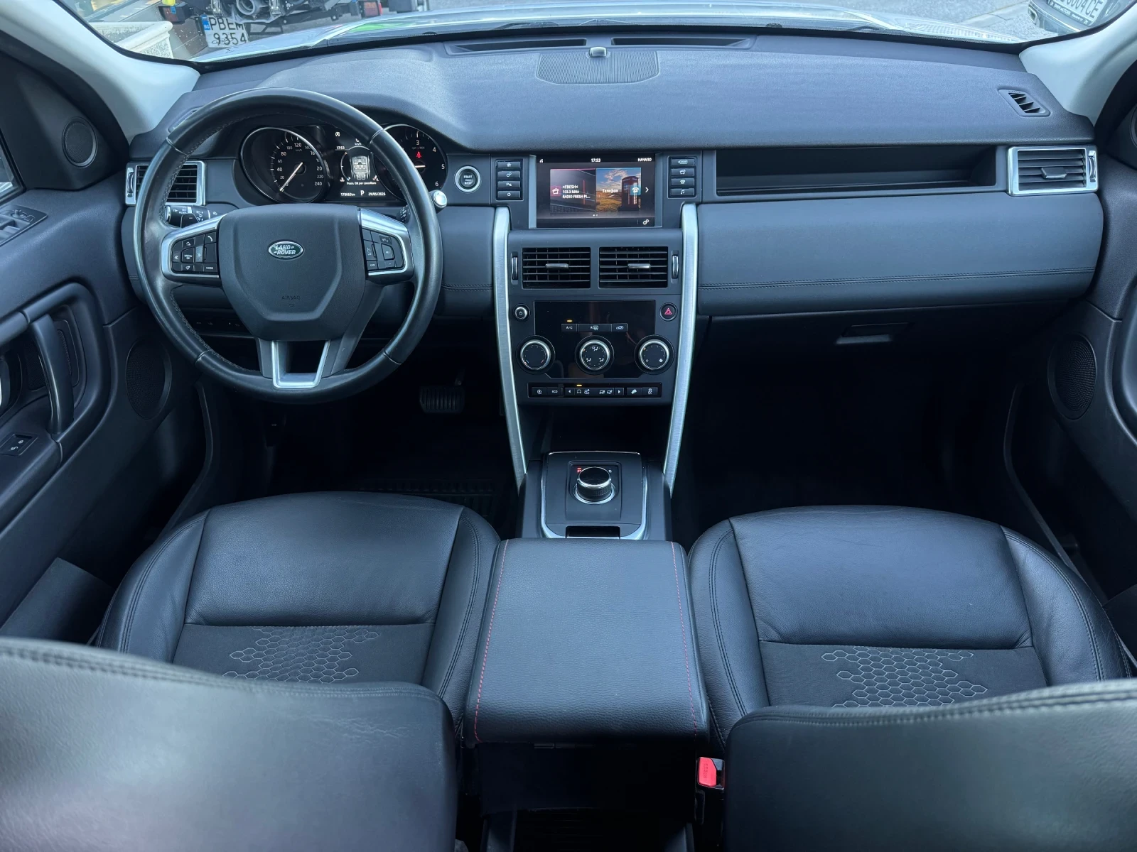 Land Rover Discovery Sport 2.0D 6+ 1, снимка 15 - Автомобили и джипове - 54750617