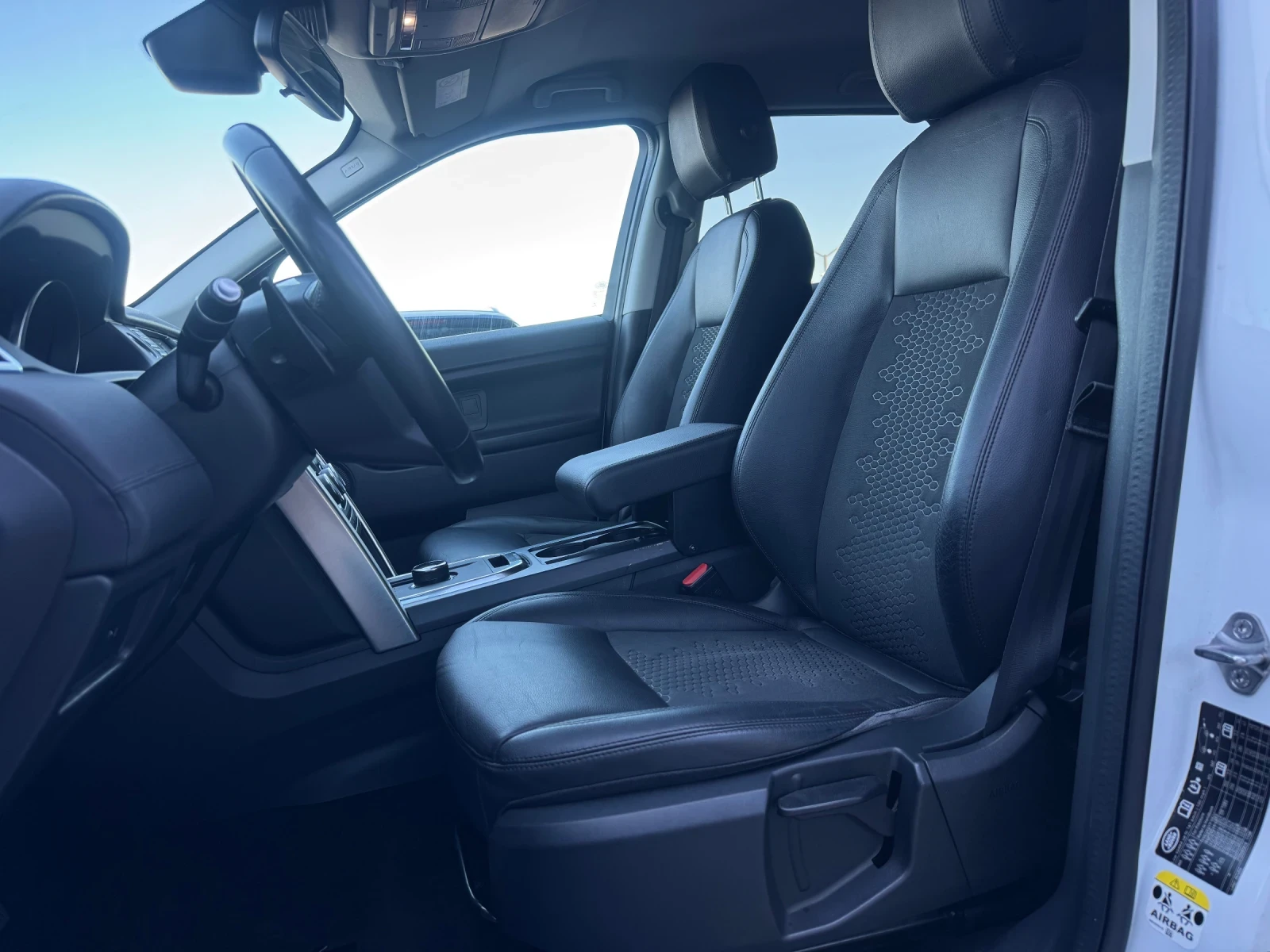 Land Rover Discovery Sport 2.0D 6+ 1, снимка 9 - Автомобили и джипове - 54750617