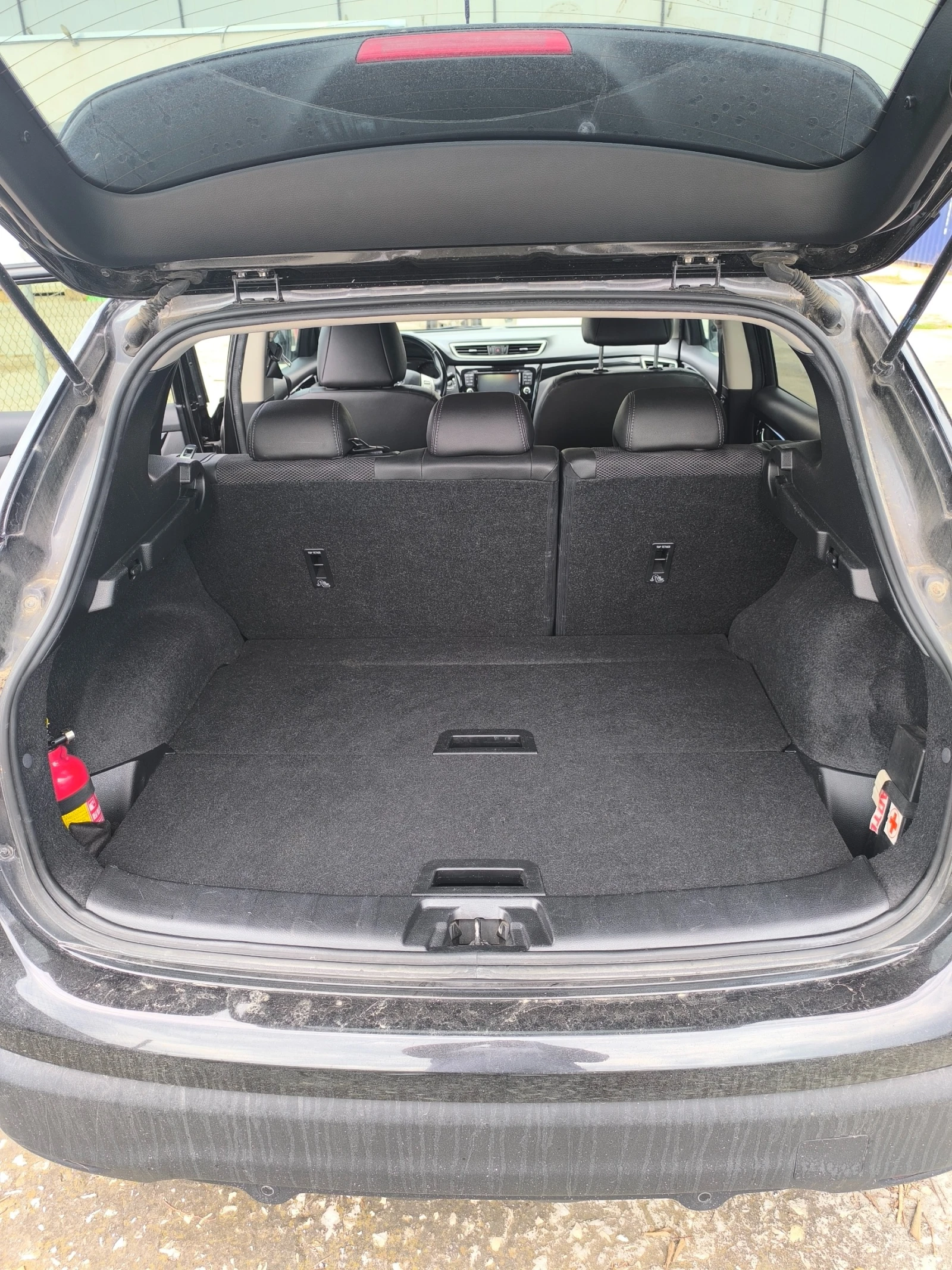 Nissan Qashqai 1.6 dCi, снимка 15 - Автомобили и джипове - 55726825