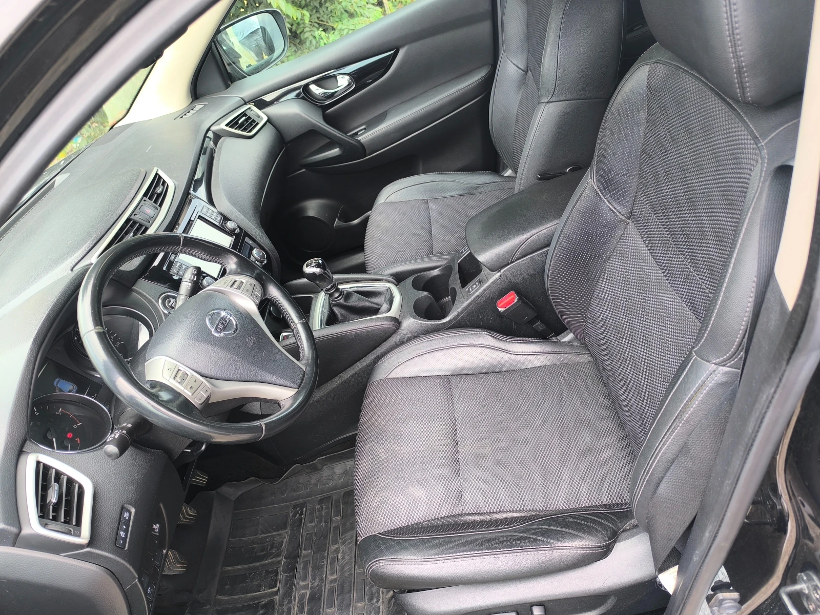 Nissan Qashqai 1.6 dCi, снимка 8 - Автомобили и джипове - 55726825