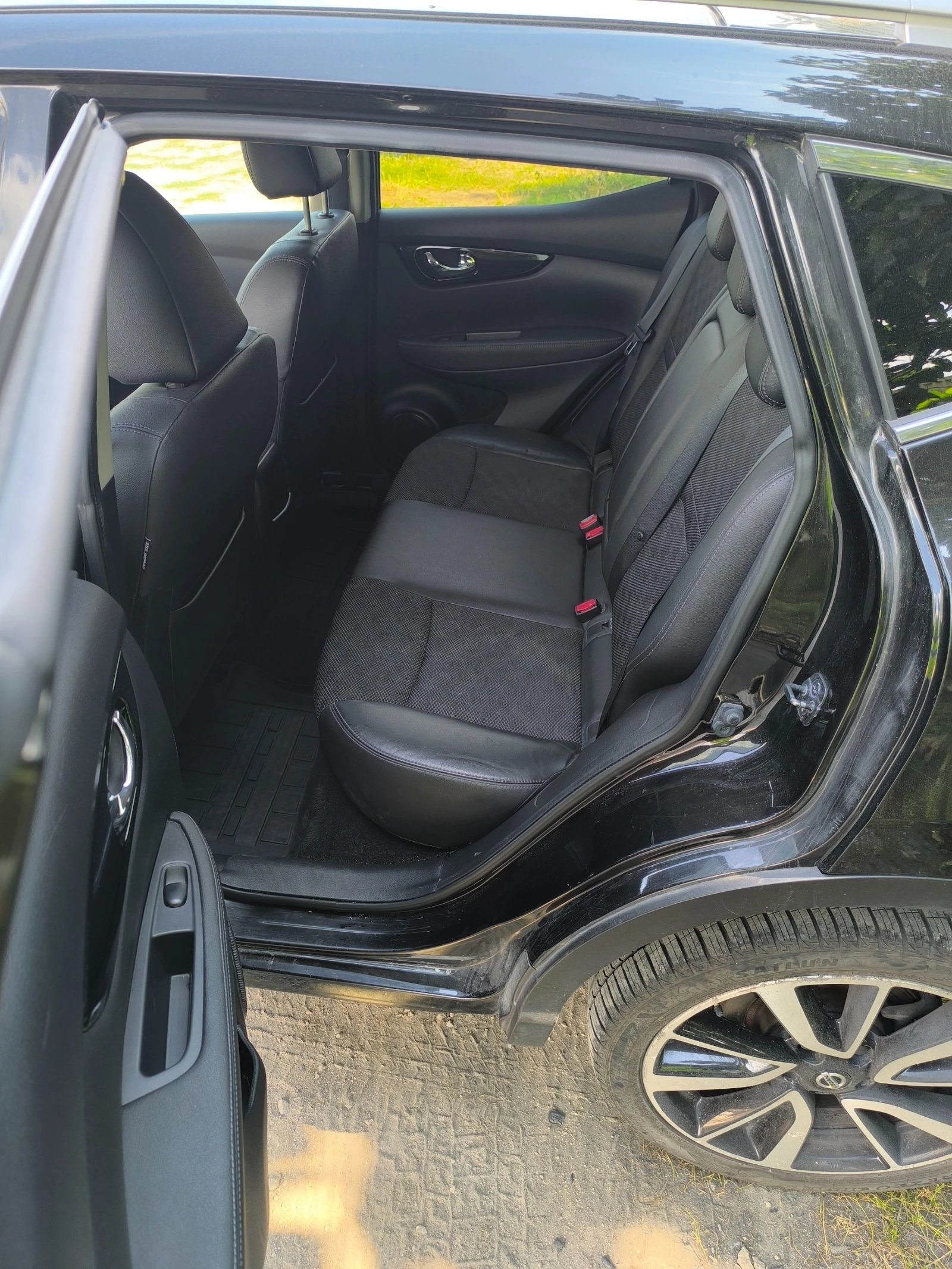 Nissan Qashqai 1.6 dCi TEKNA 4x4, снимка 13 - Автомобили и джипове - 55973058