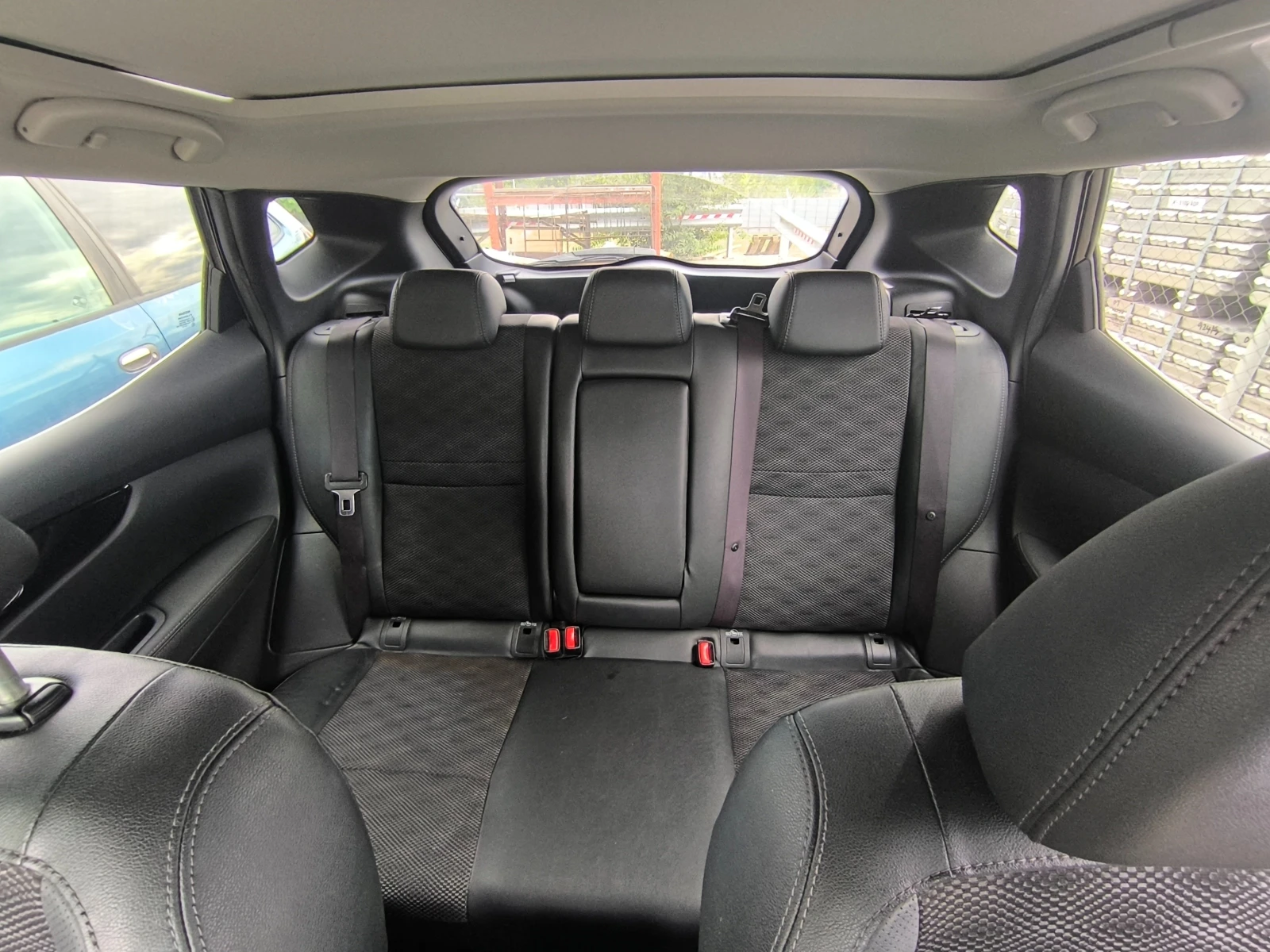 Nissan Qashqai 1.6 dCi, снимка 14 - Автомобили и джипове - 55726825