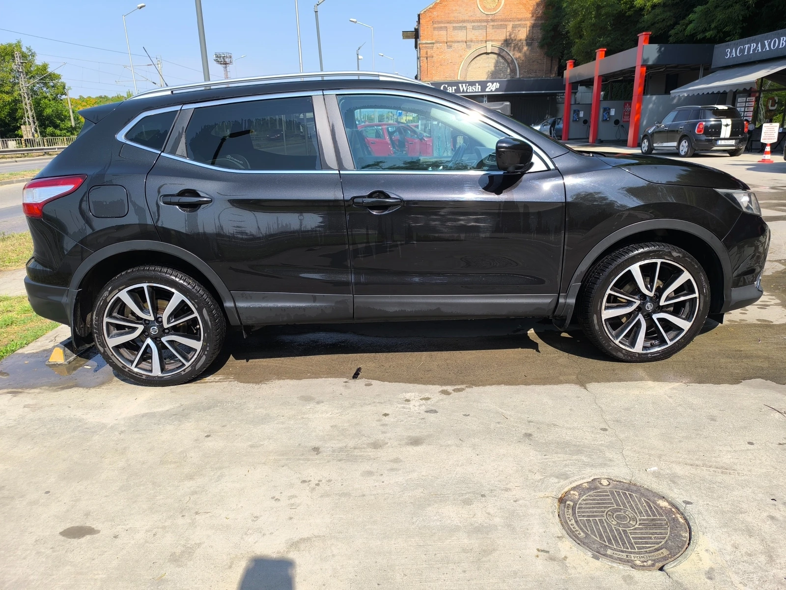 Nissan Qashqai 1.6 dCi, снимка 4 - Автомобили и джипове - 55726825