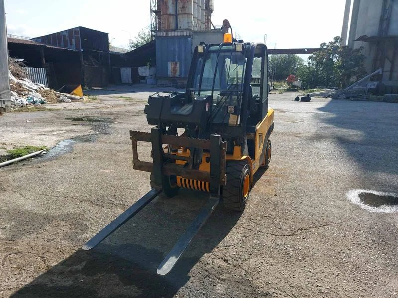 Телескопичен товарач JCB 35-D TLT TELETRUCK, снимка 7 - Селскостопанска техника - 47418146