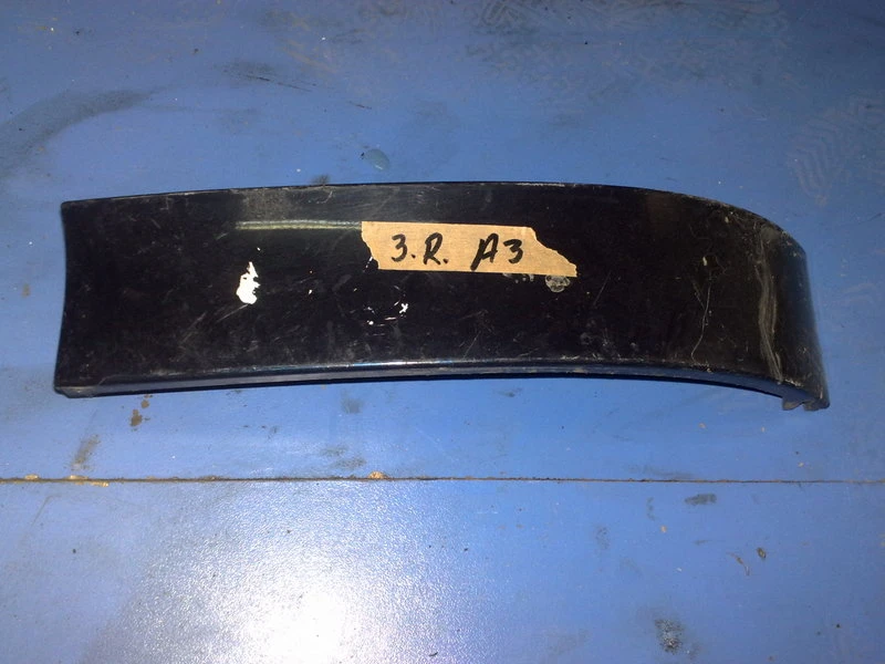 Лайсна под стоп за Ауди А3 синя (задна дясна)