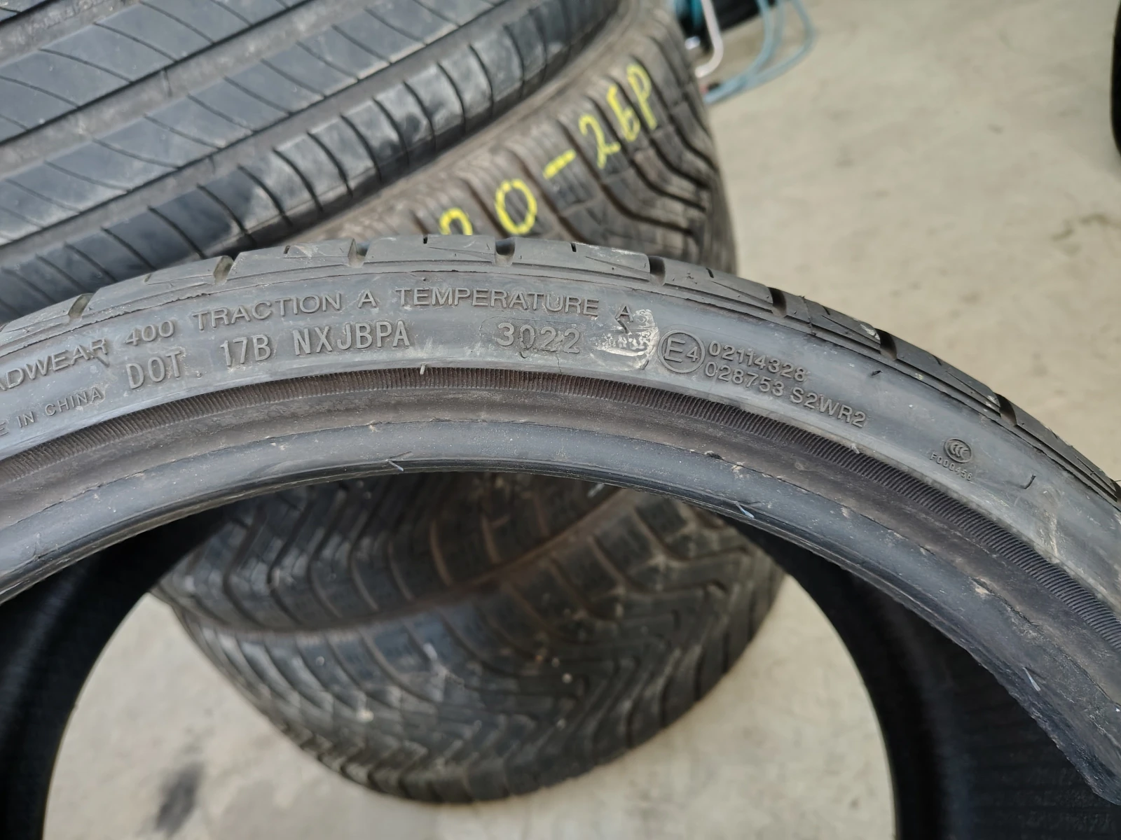 Гуми Летни 255/30R19, снимка 5 - Гуми и джанти - 55844012