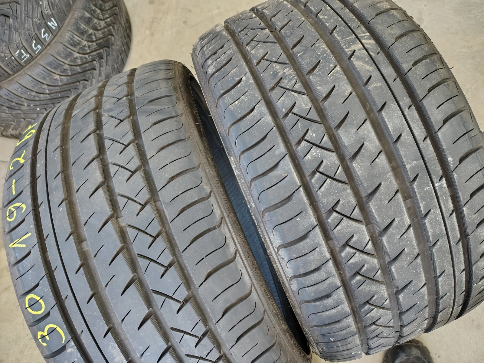 Гуми Летни 255/30R19