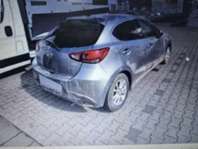 Mazda 2 1.5 АВТОМАТИК, снимка 3