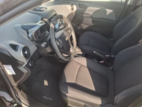 Chevrolet Aveo 1.4 климатик , снимка 15
