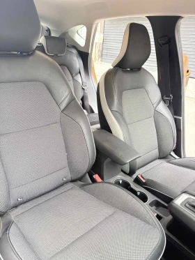 Renault Captur 1.3 Intens TCe 140 | 39 700 км | В гаранция - 14900 € / 29141.87 лв. - 99873683 11