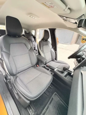 Renault Captur 1.3 Intens TCe 140 | 39 700 км | В гаранция - 14900 € / 29141.87 лв. - 99873683 7