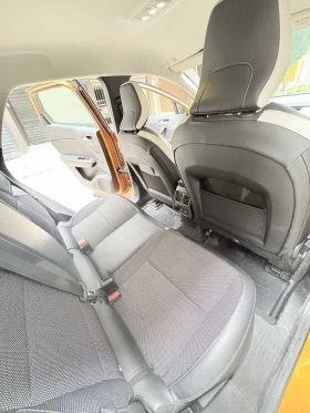 Renault Captur 1.3 Intens TCe 140 | 39 700 км | В гаранция - 14900 € / 29141.87 лв. - 99873683 14