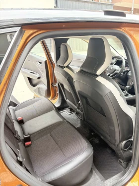 Renault Captur 1.3 Intens TCe 140 | 39 700 км | В гаранция - 14900 € / 29141.87 лв. - 99873683 6