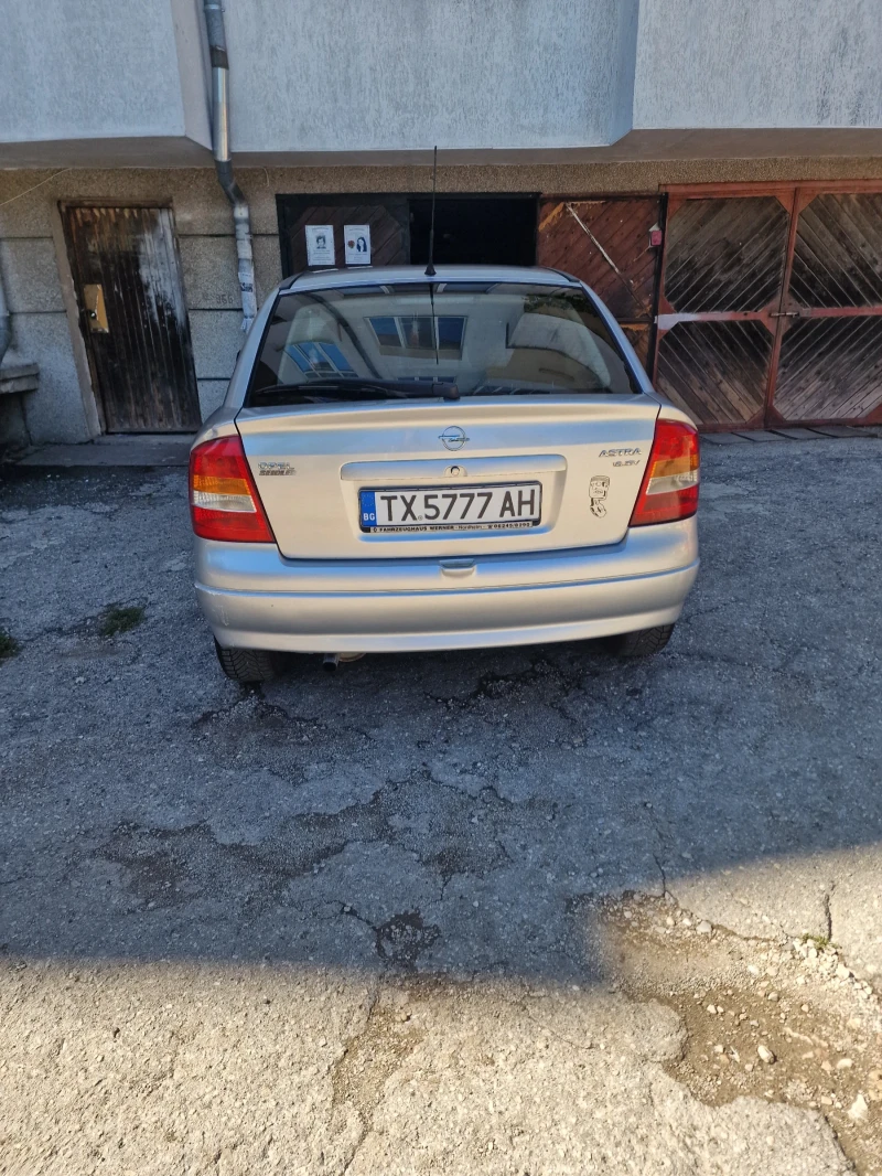 Opel Astra, снимка 4 - Автомобили и джипове - 52367695