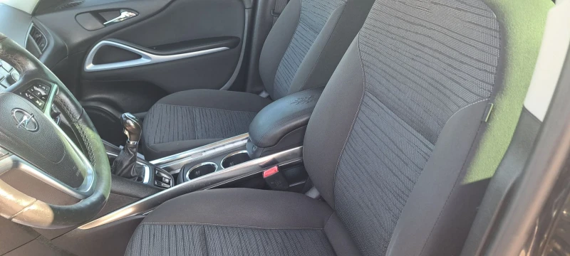 Opel Zafira 1.4Turbo, снимка 15 - Автомобили и джипове - 52156740