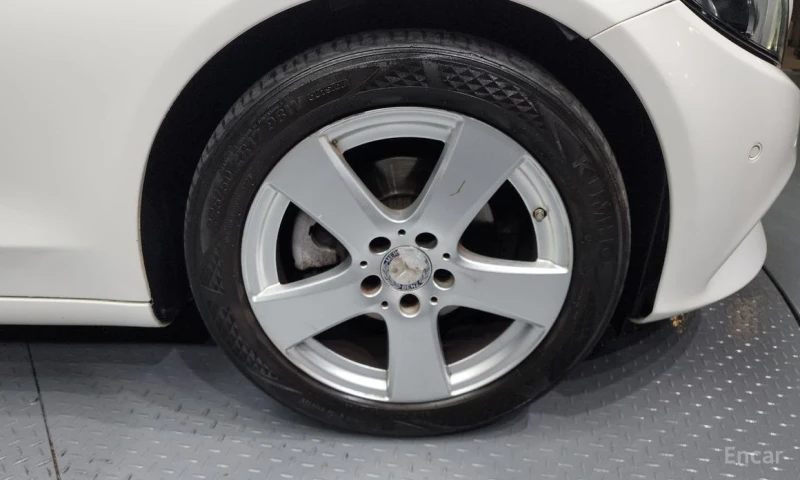 Mercedes-Benz C 200, снимка 5 - Автомобили и джипове - 53014182