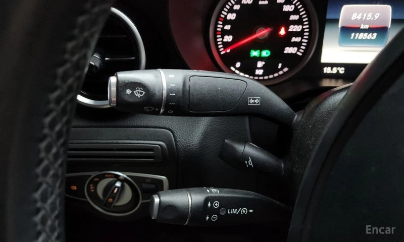 Mercedes-Benz C 200, снимка 9 - Автомобили и джипове - 53014182