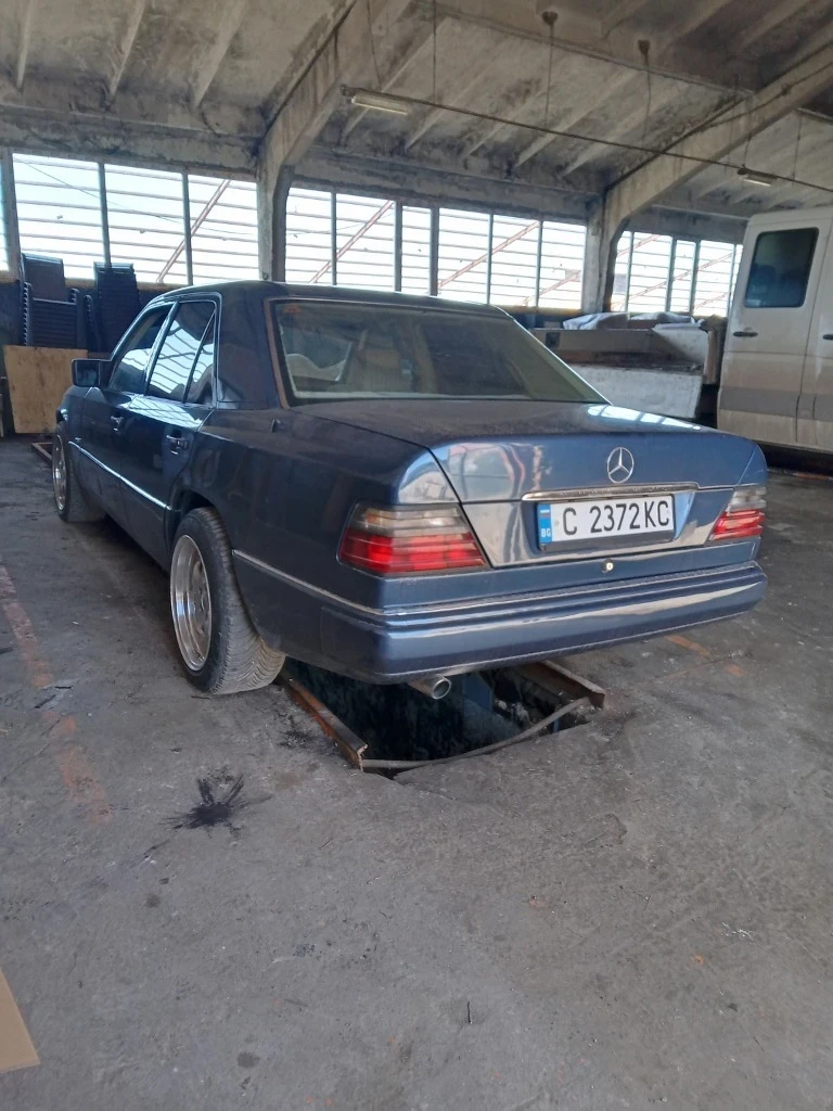 Mercedes-Benz 124, снимка 3 - Автомобили и джипове - 49255286