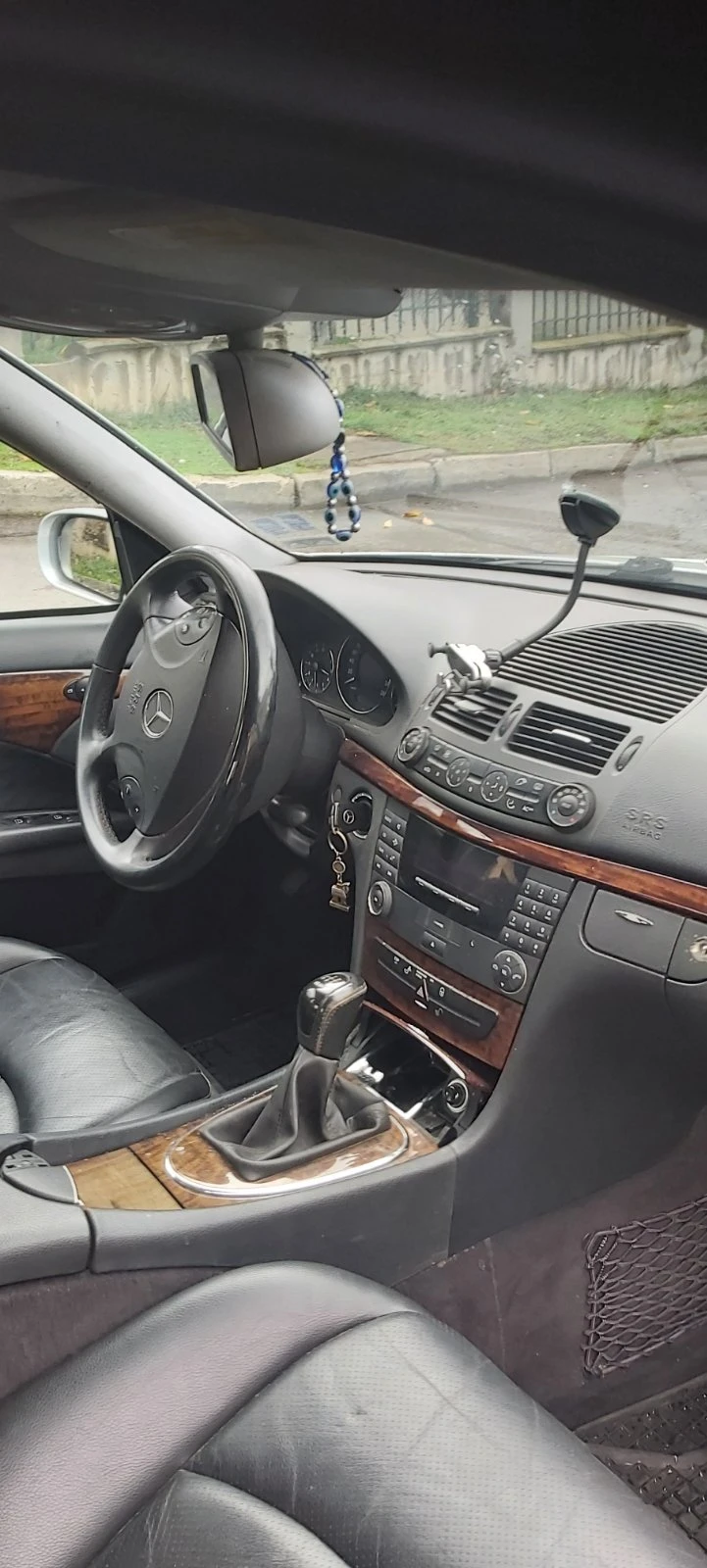 Mercedes-Benz E 220 CDI, снимка 3 - Автомобили и джипове - 52540563