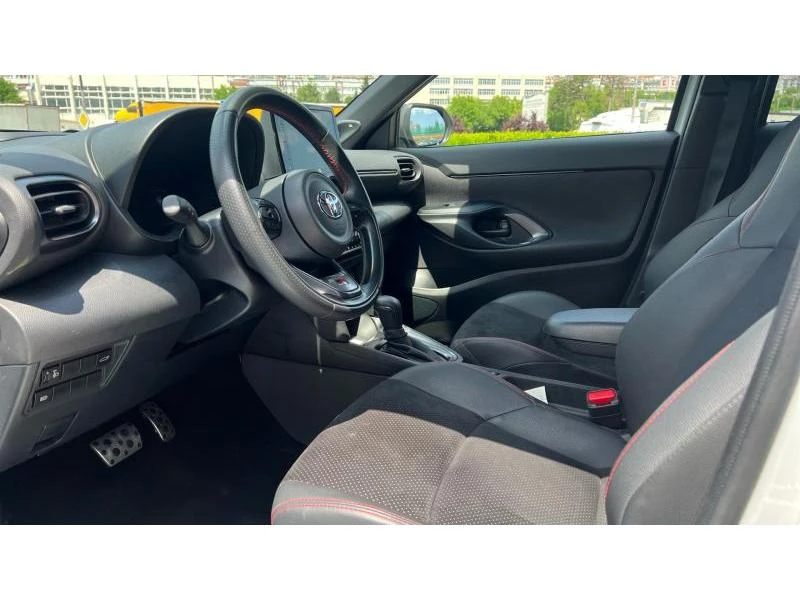 Toyota Yaris Cross 1.5H GR Sport, снимка 9 - Автомобили и джипове - 55006069
