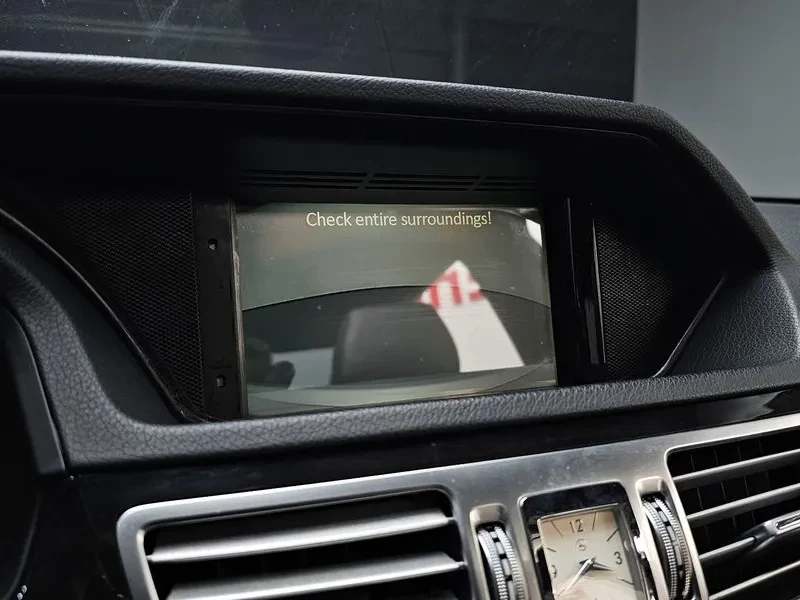 Mercedes-Benz E 220 Avantgarde, снимка 16 - Автомобили и джипове - 55920344