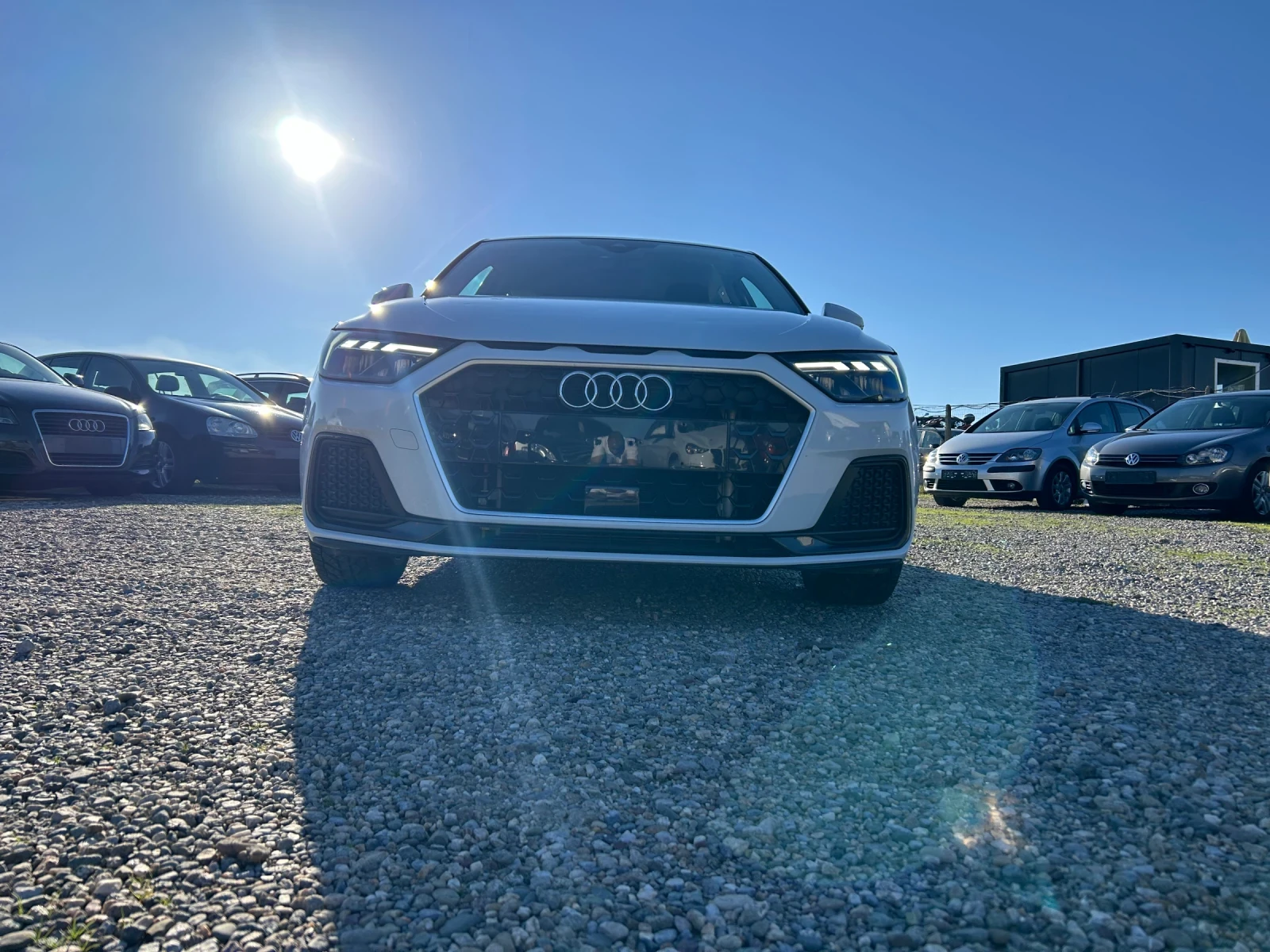 Audi A1 1.0i 25х-КМ - изображение 2