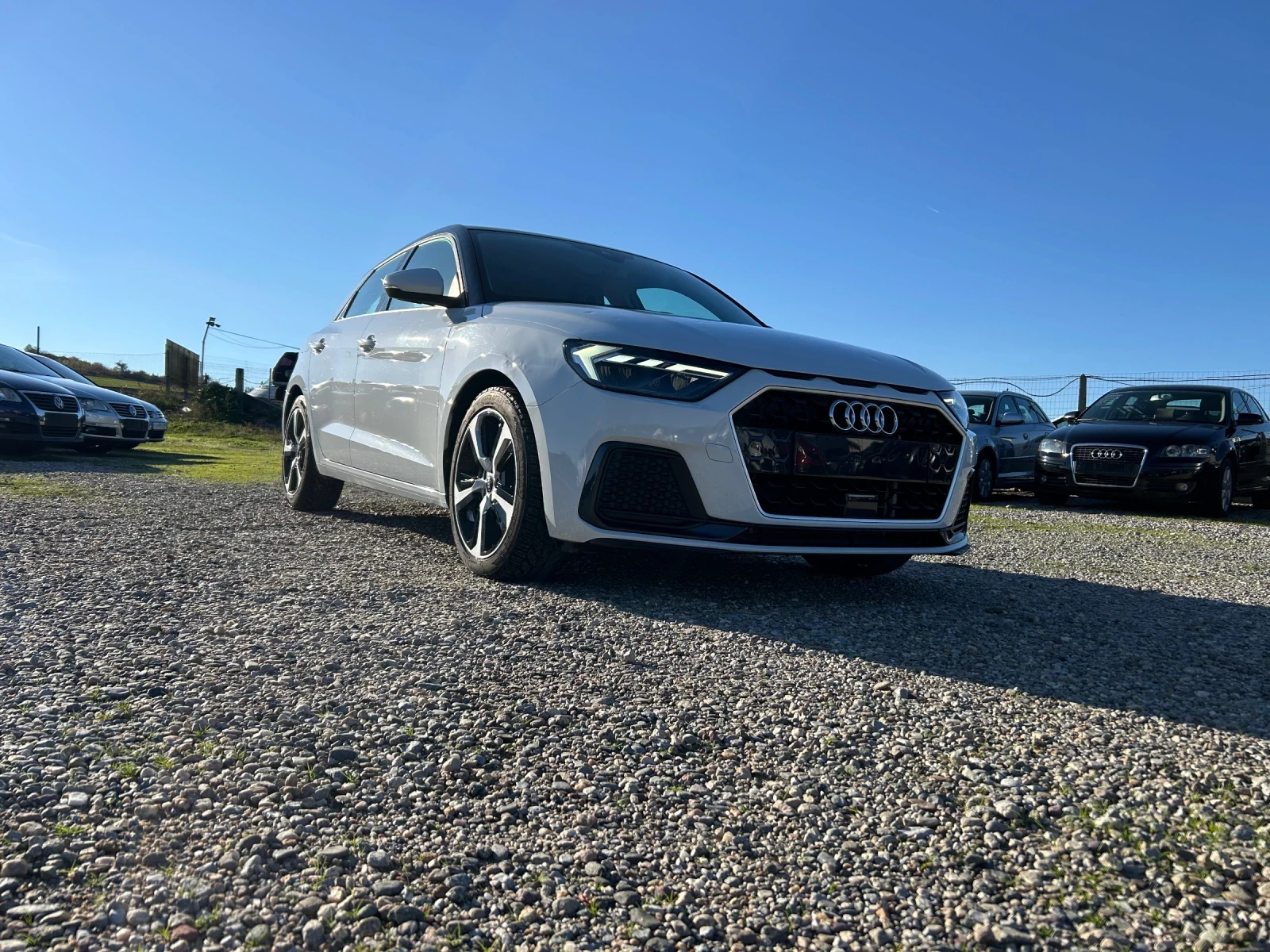 Audi A1 1.0i 25х-КМ - изображение 3