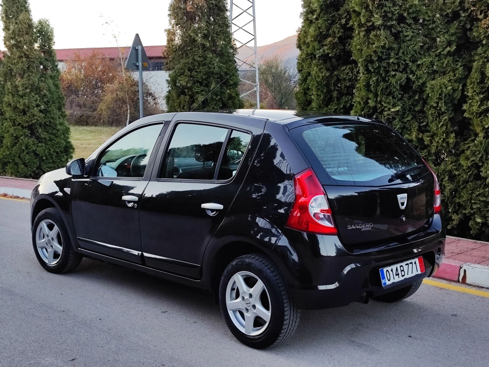 Dacia Sandero 1.2I 16V(75)* НОВ ВНОС*  - изображение 4