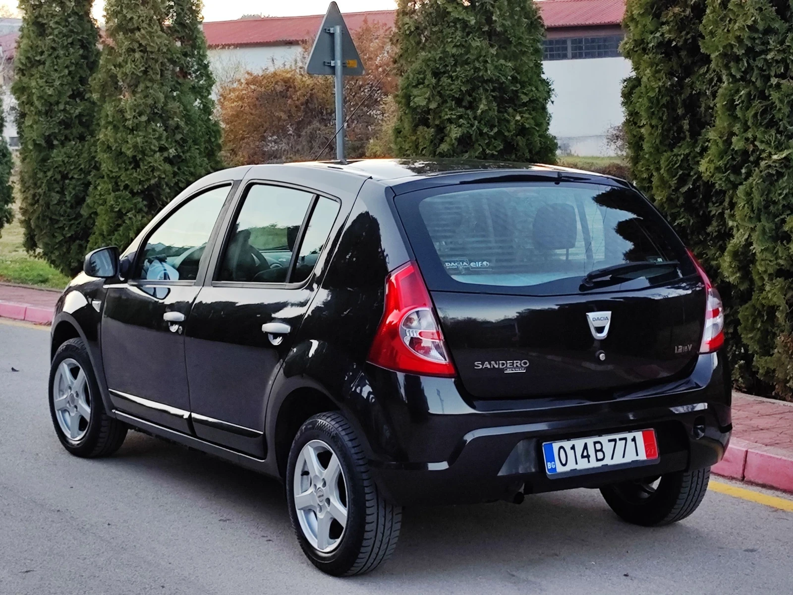 Dacia Sandero 1.2I 16V(75)* НОВ ВНОС*  - изображение 5