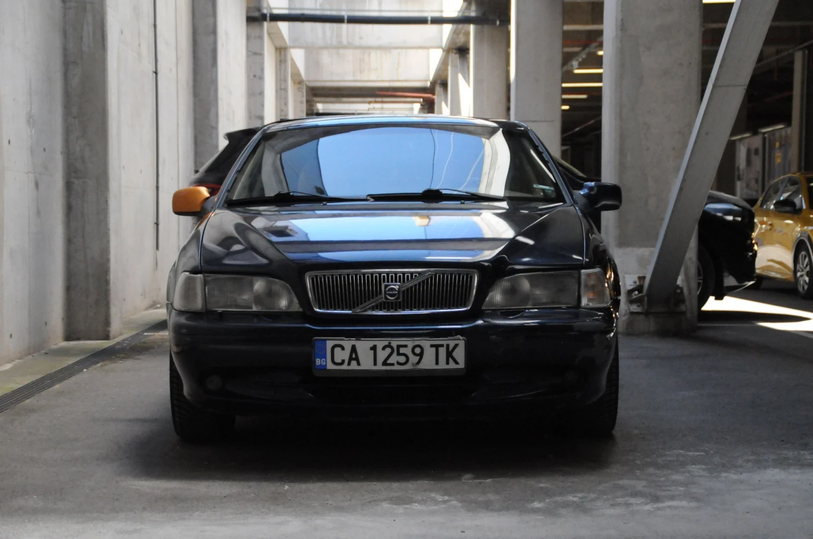 Volvo C70 2.5T 4Speed Auto - изображение 2