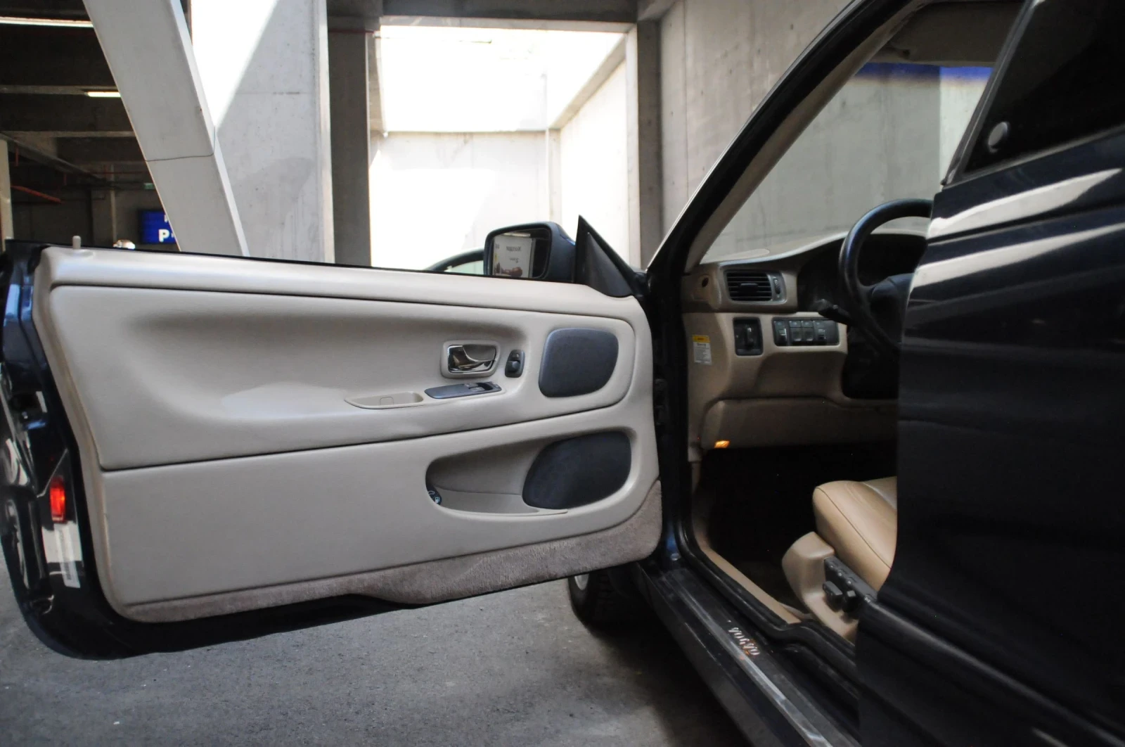 Volvo C70 2.5T 4Speed Auto - изображение 7
