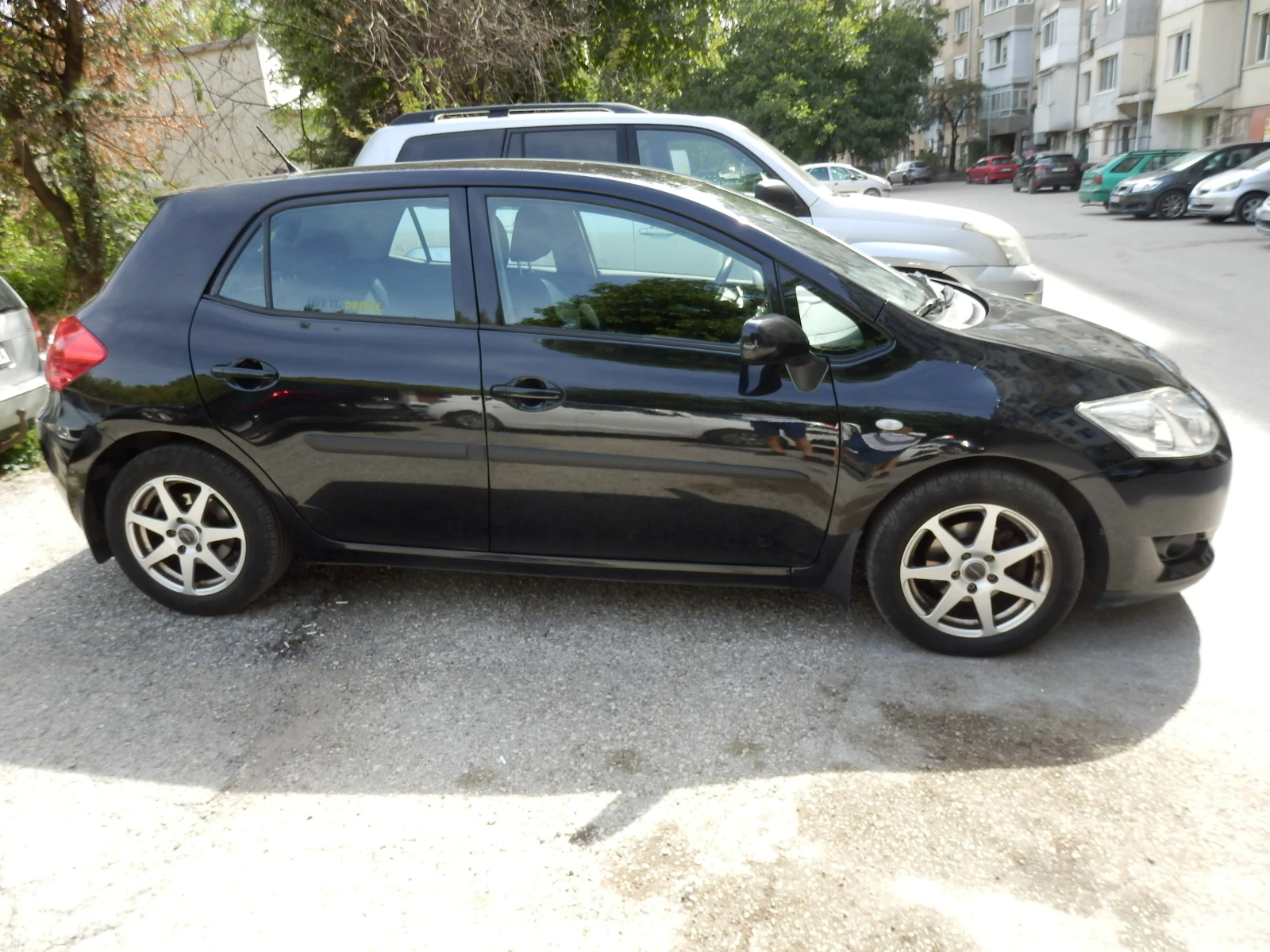Toyota Auris Луна - изображение 2