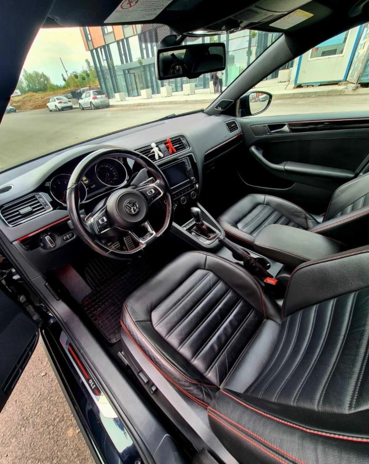 VW Jetta GLI  - изображение 4