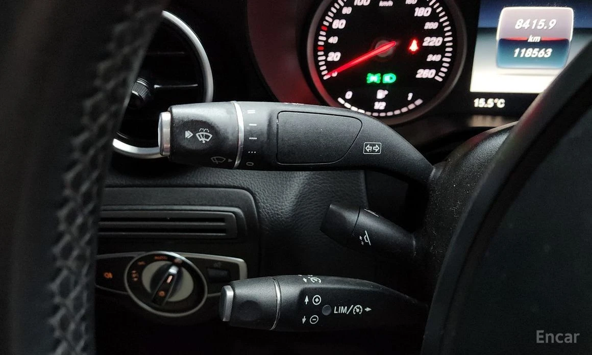 Mercedes-Benz C 200  - изображение 9