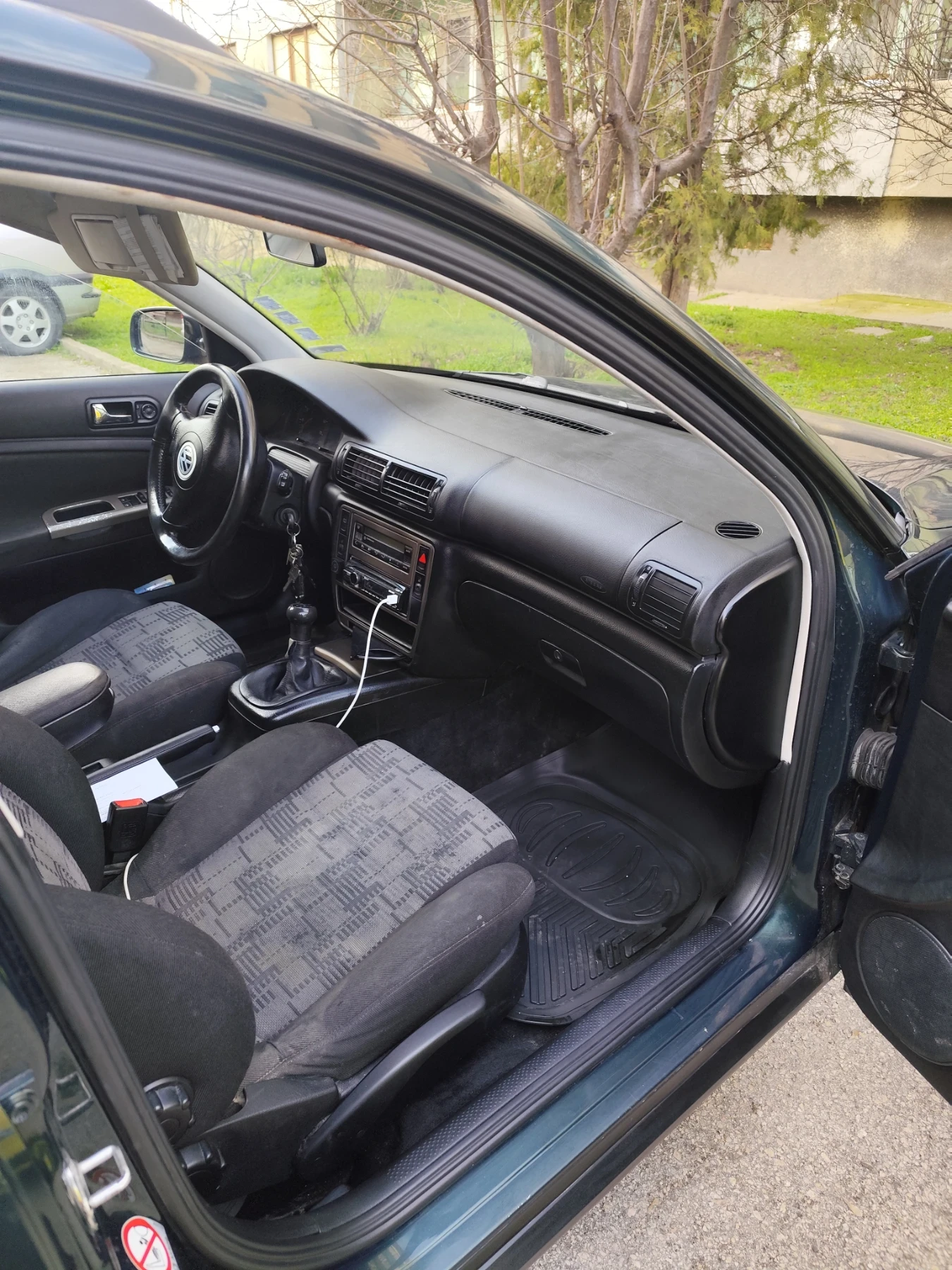 VW Passat, снимка 5 - Автомобили и джипове - 53727680