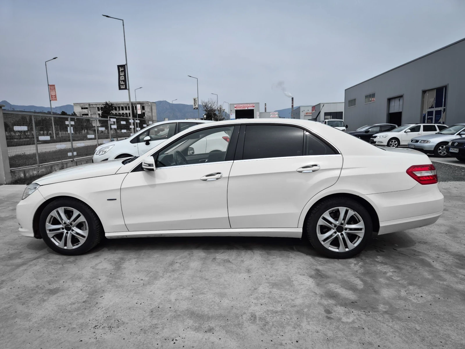 Mercedes-Benz E 200 CDI Автомат 7G Tronic, снимка 8 - Автомобили и джипове - 54204761
