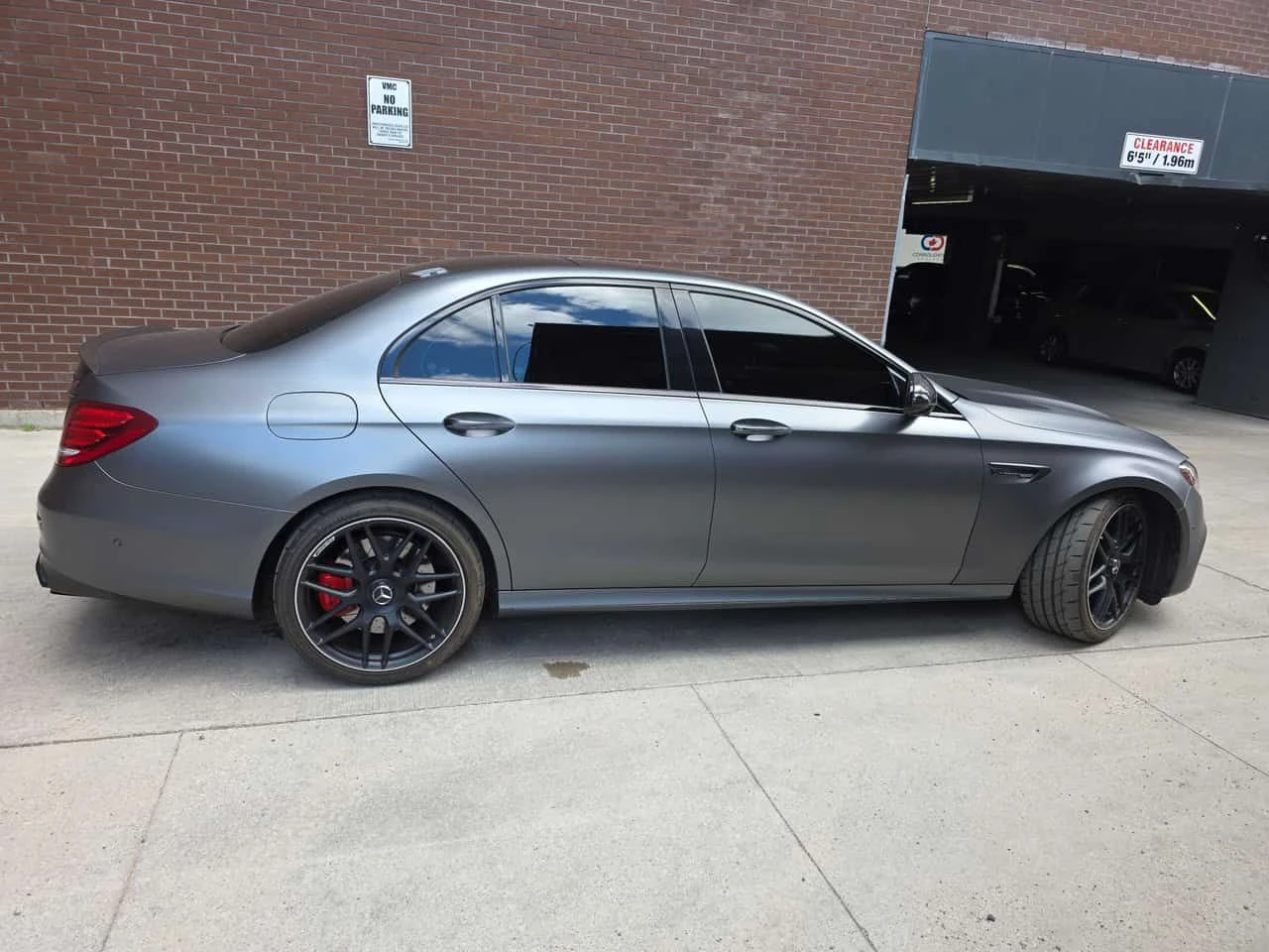Mercedes-Benz E 63 AMG * S * BURMESTER * ОБДУХВАНЕ * 360 * ДИСТРОНИК * , снимка 3 - Автомобили и джипове - 54977919